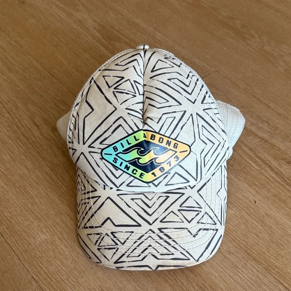 Billabong geometric print white womens trucker hat one size